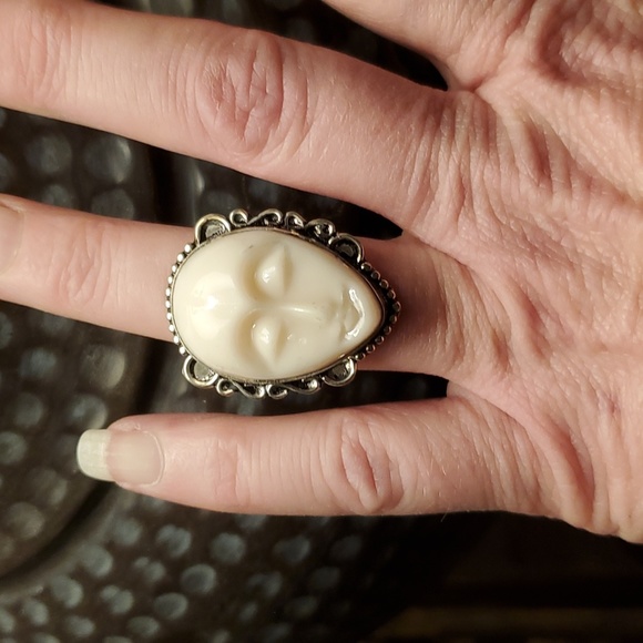 New White Carved Goddess Face 925 Silver Ring. - Picture 7 of 9
